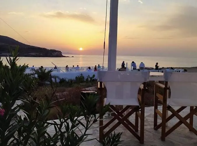 Sunset & * Andíparosz Póli